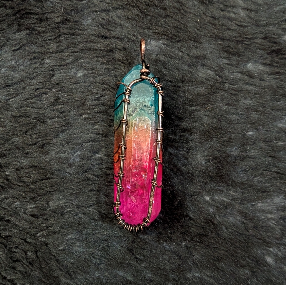 Wire Wrapped Crystal Pendant - Picture 4 of 4